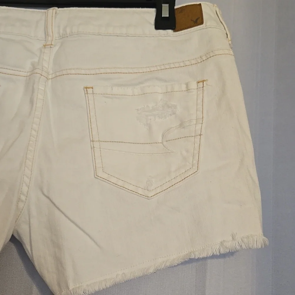 Women’s American Eagle White Denim Cutoff Shorts Sz 10 NWOT - Picture 5 of 7